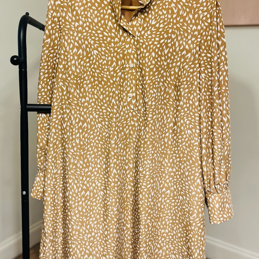Preston & York Tan and White Ruffle Blouse